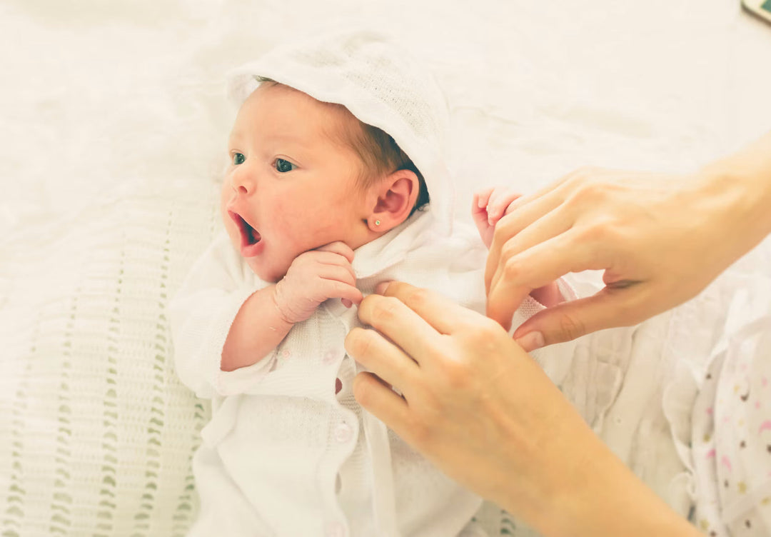 What Should a Newborn Wear to Sleep? A Guide for 0-3 Months