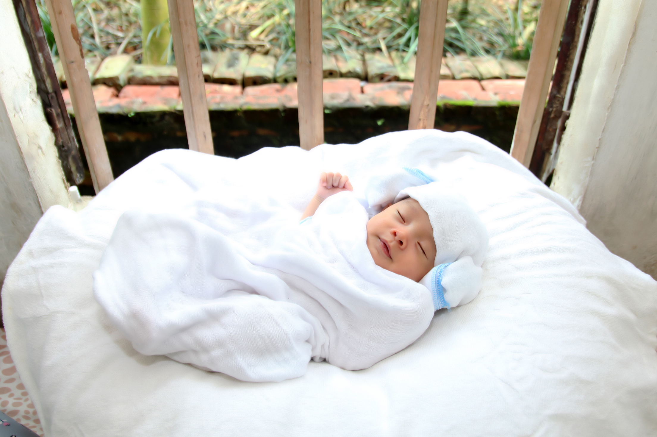 What Is the Best Fabric for Baby Sleepwear?