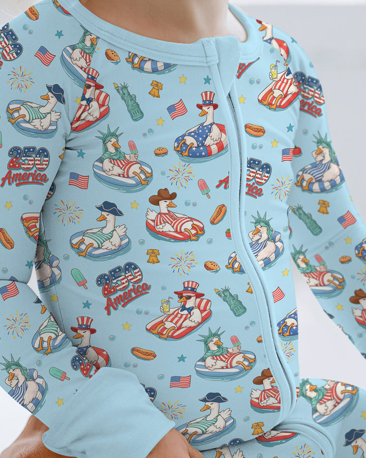 250 America Patriotic Goose Family Matching Bamboo Convertible Zippy