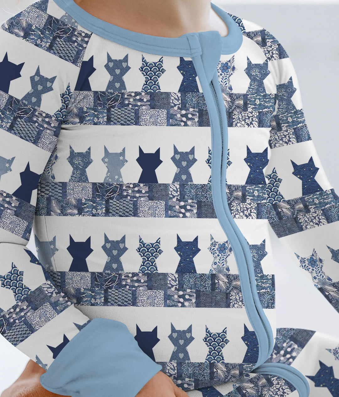 Midnight Feline Bamboo Convertible Zippy