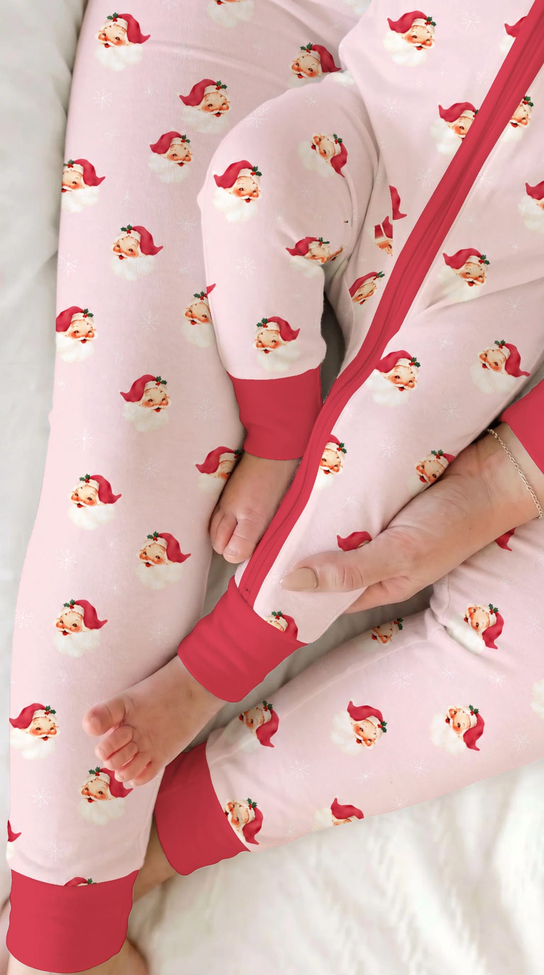 Pink Vintage Santa & Snowflakes Bamboo Convertible Zippy