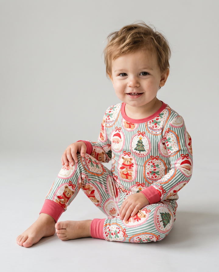 Vintage Santa Christmas Gift Tags Seamless Pattern Bamboo Two Piece Long Sleeve Pajama Set