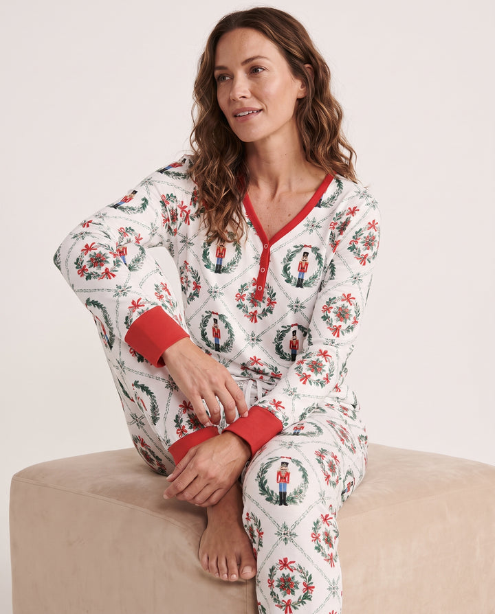 Classic Nutcracker Christmas Wreath Seamless Pattern Bamboo Women Pajama Set