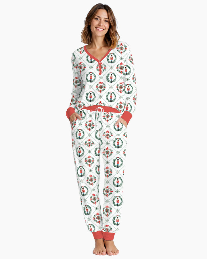 Classic Nutcracker Christmas Wreath Seamless Pattern Bamboo Women Pajama Set