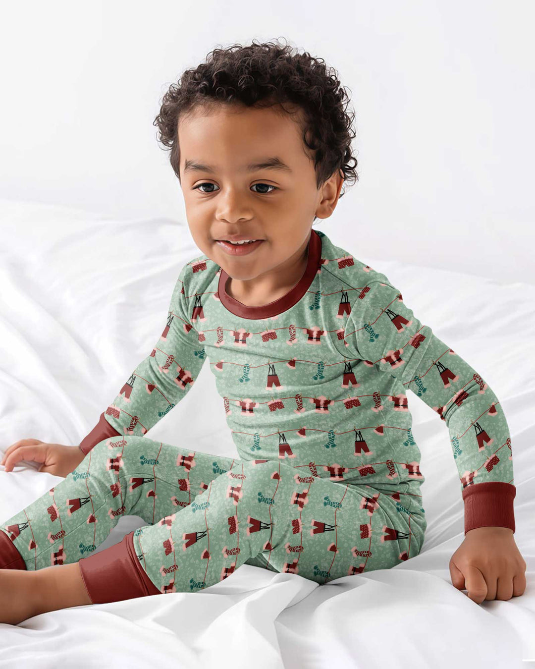 Santa In The Snow Bamboo Two Piece Long Sleeve Pajama Set