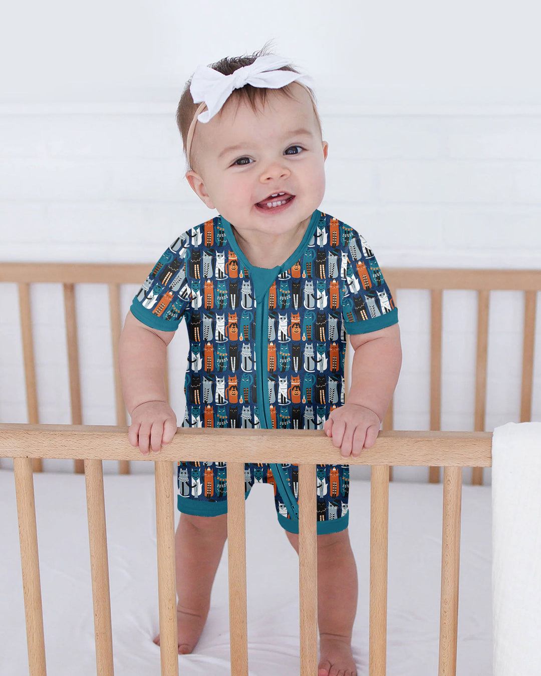 Retro Halloween Cat Bamboo Shorty Zippy