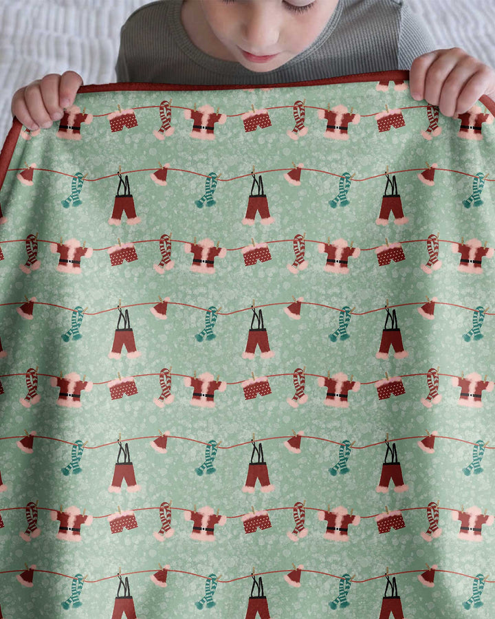 Santa In The Snow Bamboo Blanket