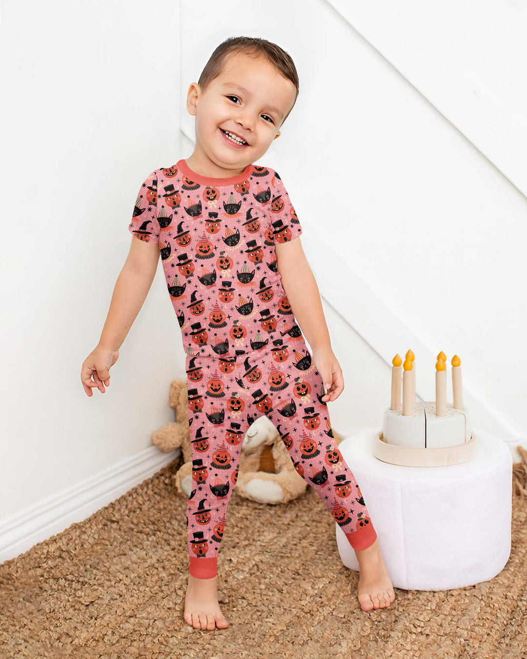 Retro Halloween Cats and Funny Pumpkins Bamboo Two Piece Short Sleeve Pajama Set